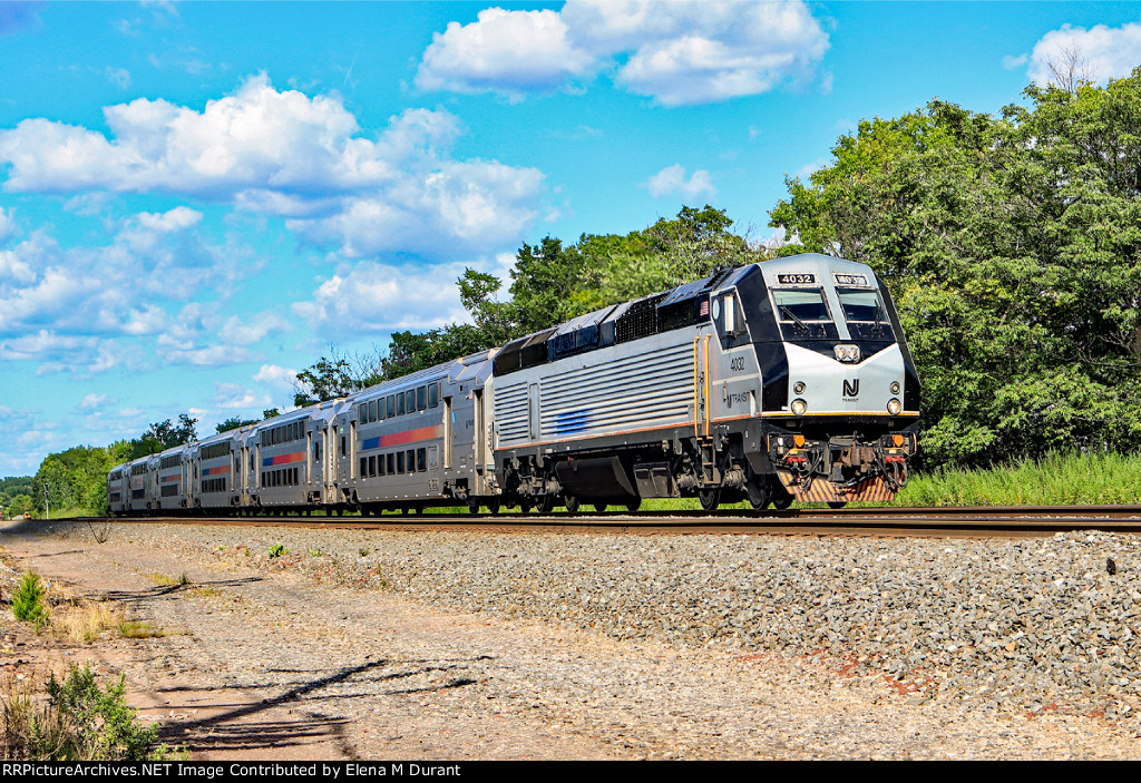 NJT 4032 on train 5431